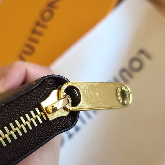 Louis Vuitton Zippy Wallet - Picture 15 of 15